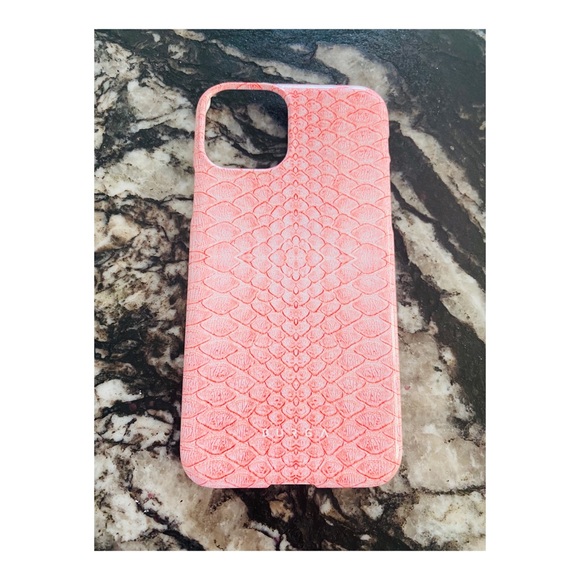 NEW 🔥 Burga Strawberry iPhone 11 Pro Snap Case - Picture 3 of 7